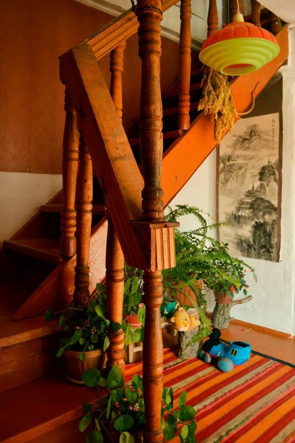 Guesthouse Bermet Tong Exterior foto